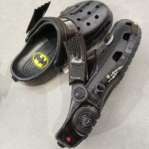 Nuovi Sandali Genitore-Figlio a Tema <span class=keywords><strong>Batman</strong></span> con Ali, Punta Chiusa, Tacco Basso, Casual, Perforati, Leggeri, Antiscivolo, Tomaia in EVA - Product Image 1