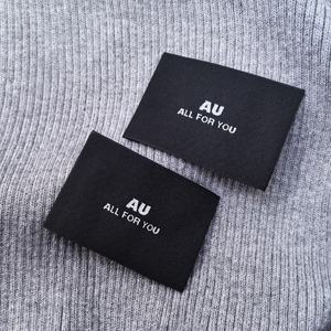 Étiquette de col en coton noir mat écologique avec logo personnalisé, pliée sur les extrémités, lavable, sérigraphiée, étiquette de nom organique pour vêtement - Product Image 2