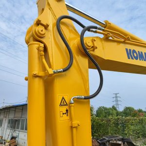 Excavadora de Orugas Komatsu PC70 |   Miniexcavadora Usada Fabricada en Japón |   Excavadora de Segunda Mano con Bomba Hidráulica Shimadzu - Product Image 4