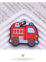 Nouveau Pendentif de Sac à Dos et Patch de Réfrigérateur DIY en PVC Souple à Coller, Motif Camion de Pompiers Dessin Animé