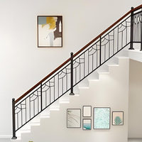 Clôtures métalliques d'intérieur, balustrades de balcon, clôtures en fer forgé aux designs modernes