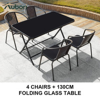 Table carrée d'extérieur avec quatre chaises en osier et plateau en acier à lattes de 80 cm pour un design moderne de mobilier de balcon, café et salon de thé