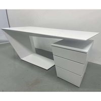 Lusso e Design moderno Z a forma di tavolo da lavoro per la casa solido superficie Executive Manager capo ufficio scrivania