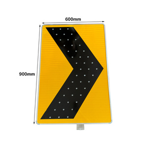 Avertissement extérieur <span class=keywords><strong>Direction</strong></span> du trafic Flèche clignotante jaune réfléchissante personnalisée Signalisation routière LED solaire - Product Image 1