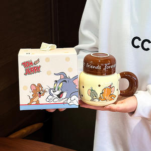 Taza de Cerámica de Tom y Jerry con Tapa y Asa, Diseño de Dibujos Animados Rojo, Regalo para Niños y Niñas, Primavera 2025 - Product Image 2
