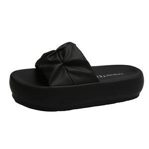 Sandales de plage polyvalentes et élégantes pour femmes, pour une utilisation en plein air en été, design antidérapant, tendance de la mode, respirantes et confortables - Product Image 2