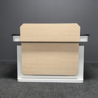 Bureau informatique multifonctionnel réglable en hauteur avec plateau relevable et rangement verrouillable pour salles multimédias