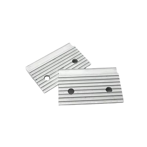 Fixations métalliques faciles à installer pour panneaux acoustiques en <span class=keywords><strong>bois</strong></span> rainuré, fabriquées en Chine par Surealong - Product Image 6
