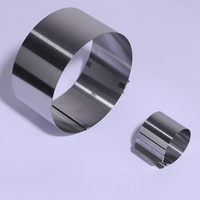 Cercle à mousse réglable en acier inoxydable, résistant à la chaleur, compatible lave-vaisselle, démoulage facile, système de verrouillage rapide, s'adapte à diverses tailles de gâteaux