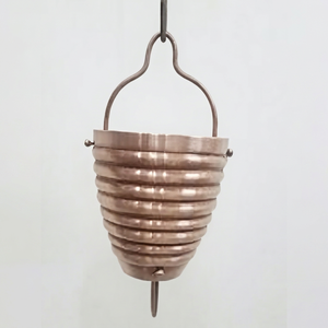 Cadena de lluvia decorativa de cobre acanalado para canalón, elemento de agua para jardín exterior, hogar y decoración colgante para exteriores. - Product Image 1