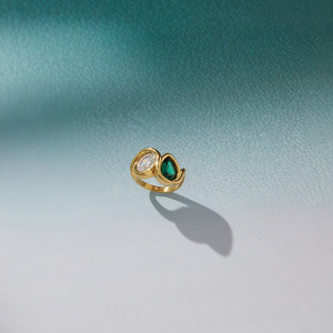 Anillo de Acero Inoxidable Chapado en Oro de 18K para Mujer, con <span class=keywords><strong>Dos</strong></span> Piedras de Circonia Cúbica Verde en Forma de Lágrima, Joyería Moderna y Elegante para Regalo - Product Image 6