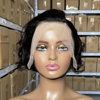 Perruques en cheveux humains vierges brésiliens avec dentelle frontale 13x4 pour femmes noires, coupe pixie, perruque courte bouclée lâche bob avec dentelle frontale 13x4