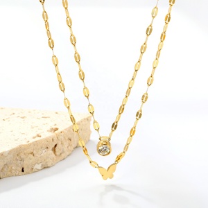 Collar de Moda en Acero Inoxidable, Chapado en Oro de 18K, Resistente al Agua, con Cadena en Capas, Colgante Redondo de Circonita y Mariposa - Product Image 4