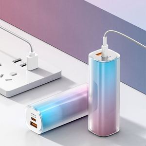 Mini chargeur portable en gros, Power Bank compact et mignon à dégradé de couleurs pour la publicité - Product Image 5