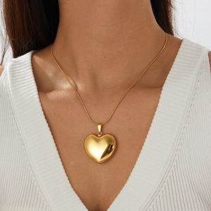 Heart Pendant Necklace Stainless Steel Gold Plated Simple Heart Shape Daily Wear Gift Jewelry N4229 - Product Image 2