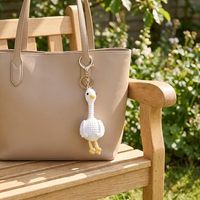 Ornement suspendu en laine tricotée en forme de cygne, oie géante à poser, porte-clés crocheté à la main, produit fini artisanal créatif