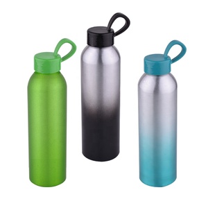 Botella de Agua Deportiva de Aluminio de 21 oz, Libre de BPA, Duradera, Personalizable, Ecológica, con Asas y Gancho, Venta al por Mayor - Product Image 1