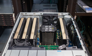 Pour station de travail tour Z8G5, PC barebone avec 1 processeur GOLD 6430 et 4 x 32 Go de RAM, en stock - Product Image 3