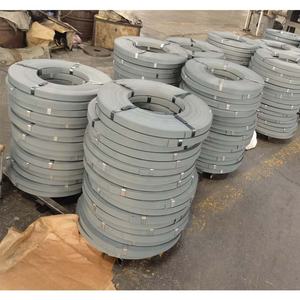 Emballage enduit <span class=keywords><strong>de</strong></span> peinture 0.3*16mm <span class=keywords><strong>prix</strong></span> <span class=keywords><strong>de</strong></span> cerclage en acier par rouleau <span class=keywords><strong>bande</strong></span> <span class=keywords><strong>de</strong></span> cerclage en acier galvanisé - Product Image 3