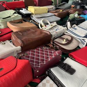 <span class=keywords><strong>Borse</strong></span> di Seconda Mano A15 per Donna, Vendita all'Ingrosso di <span class=keywords><strong>Borse</strong></span> Usate, <span class=keywords><strong>Borse</strong></span> Economiche da Donna, Borsa a Tracolla Ukay - Product Image 4