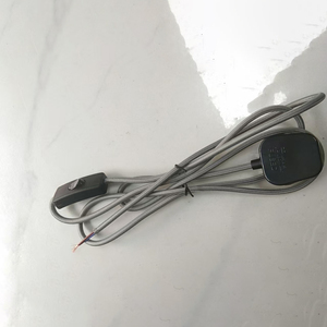 UK Plug 220V AC Controlador <span class=keywords><strong>de</strong></span> encendido/apagado Lámpara <span class=keywords><strong>de</strong></span> <span class=keywords><strong>mesa</strong></span> <span class=keywords><strong>Cable</strong></span> <span class=keywords><strong>de</strong></span> alimentación <span class=keywords><strong>Cable</strong></span> <span class=keywords><strong>de</strong></span> extensión <span class=keywords><strong>de</strong></span> PVC <span class=keywords><strong>con</strong></span> <span class=keywords><strong>interruptor</strong></span> 303 <span class=keywords><strong>para</strong></span> electrodomésticos - Product Image 4