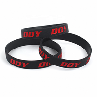 Bracelets de sport en silicone souple personnalisés avec logo de marque en relief pour hommes – Fournisseur de cadeaux