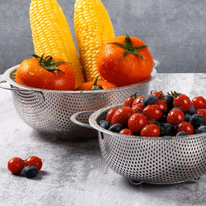 Passoire en acier inoxydable perforée avec poignées pour égouttage rapide – Équipement de cuisine pour pâtes, riz, fruits et légumes – Vente en gros - Product Image 5
