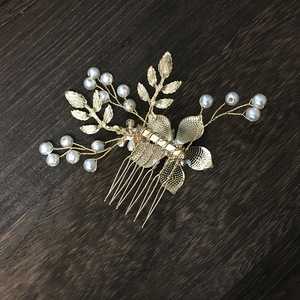 Peigne <span class=keywords><strong>à</strong></span> cheveux en perles fait main avec peinture <span class=keywords><strong>à</strong></span> l'huile florale pour coiffure de mariée, petits accessoires, style Europe et Amérique, vente directe d'usine transfrontalière - Product Image 4