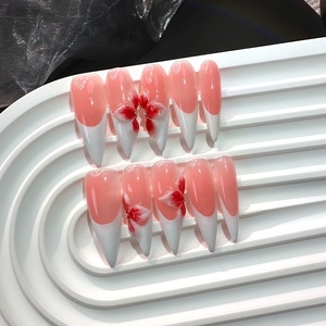 10 pièces blanc français ongles pointe 3d fait à la main sculpté fleur <span class=keywords><strong>manucure</strong></span> peint à la main court carré couverture complète à la main presse sur <span class=keywords><strong>les</strong></span> ongles - Product Image 2