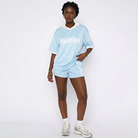 Set Jersey dan Celana Pendek Sepak Bola Wanita dengan Logo Custom, Panjang Setengah Betis, Model Longgar, 100% Polyester, Cepat Kering, Bernapas, Streetwear Musim Panas