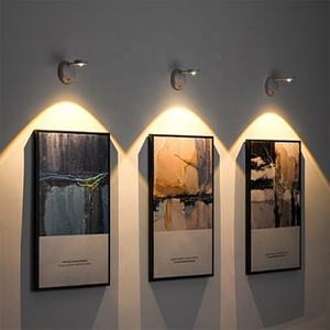 Nueva Lámpara de Gabinete Inalámbrica con Rotación de 360°, Foco LED Recargable con Sensor de Movimiento, Lámpara de Pintura, Lámpara de Atardecer Recargable - Product Image 1