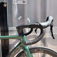 SK02 7,5 kg SENTYEH, ES7000-1*13S (sans fil) Vélo de course aérodynamique en carbone avec frein à disque hydraulique, roues en carbone à rayons en carbone