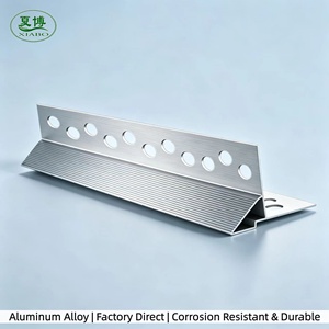 Profilé d'angle en aluminium finition naturelle pour gouttière, perforé, barre de dérivation d'eau de pluie pour la décoration de façades de bâtiments immobiliers - Product Image 1
