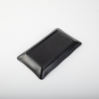 Fournisseur d'usine Plats de restaurant en mélamine en plastique noir écologique Assiettes orientales durables avec trempette à la sauce soja pour les fêtes