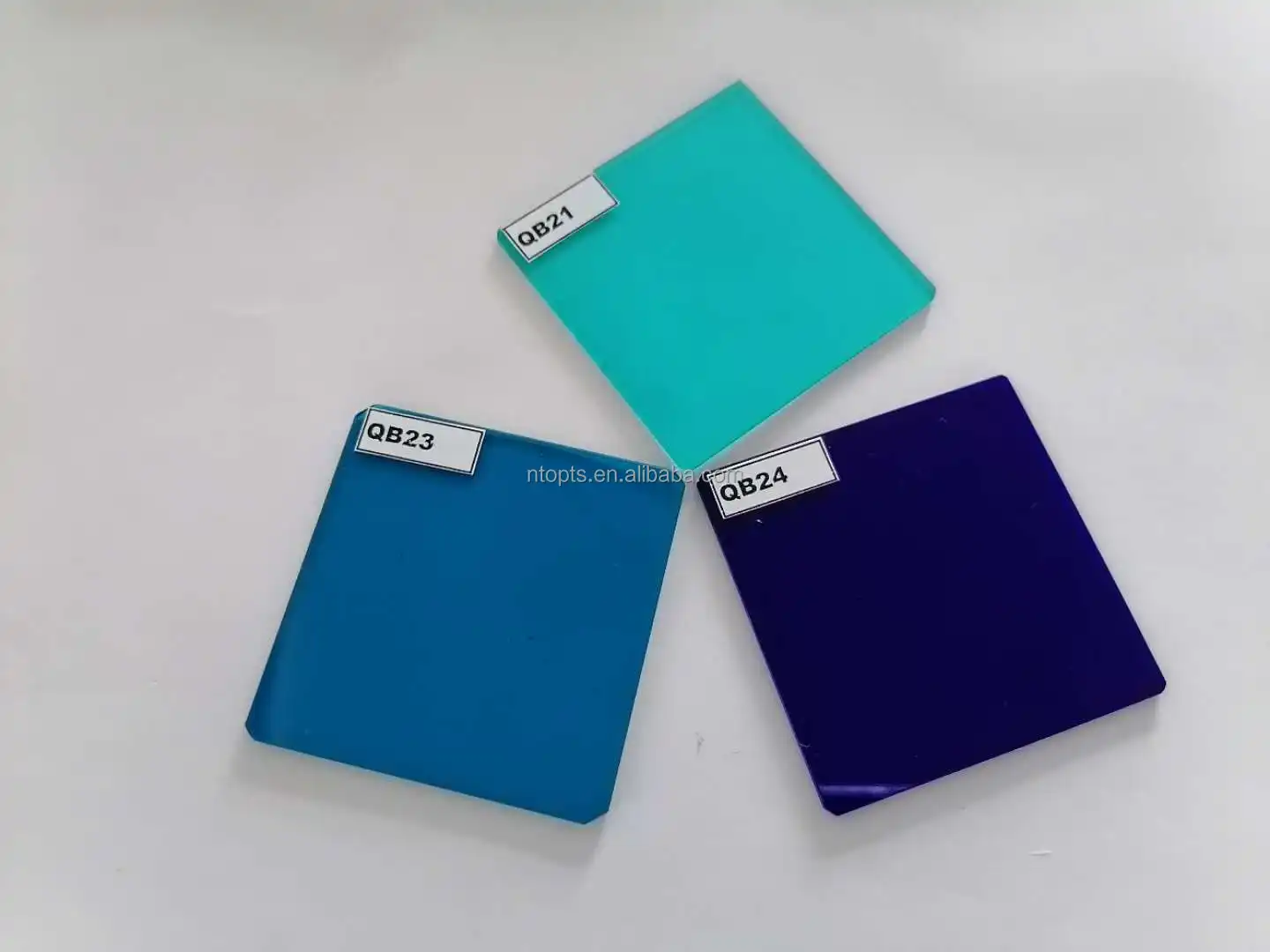China Fabrik individuelle Auswahl Absorption optisches Glas blaues Blatt QB21