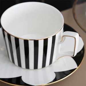 Tasses à café en céramique, cadeau de mariage tasses à thé et soucoupes en <span class=keywords><strong>porcelaine</strong></span> noire avec votre logo de 250ml - Product Image 4