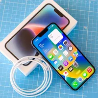 Téléphone d'Occasion Original 95% Neuf, Écran 6,1 Pouces, 14 Plus, 6 Go de RAM, 128/256/512 Go de ROM, Double SIM, Téléphone Déverrouillé 5G Smartphone pour iPhone 14