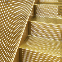 Rampe en acier perforé, marches d'escalier en métal perforé