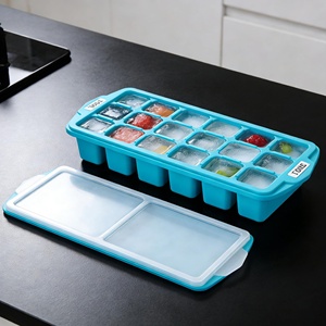 Molde para Cubitos de Hielo Reutilizable Ecológico de Alta Calidad, Bandeja de Silicona de Grado Alimenticio con Tapa de Plástico Libre de BPA - Product Image 4