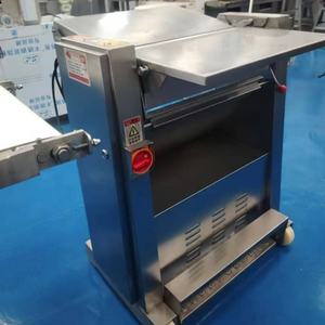 Nieuwe professionele automatische ontharingmachine voor slachthuizen, merk RuiCheng, hoge snelheid 18m/min, voor het ontharen van varkens en lammeren. - Product Image 5