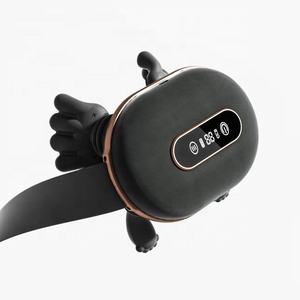 Masseur de cou portable avec massage <span class=keywords><strong>sans</strong></span> <span class=keywords><strong>fil</strong></span>, technologie de pétrissage à double impulsion chauffante et conception suspendue <span class=keywords><strong>rechargeable</strong></span> par USB - Product Image 1