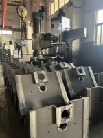 Boîtier en fonte grise usiné sur mesure par CNC, cadre de base pour équipement mécanique, certification IATF16949, tolérance