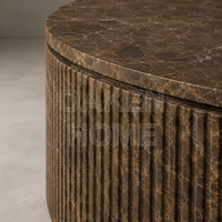 OAKEN Natürlicher Marmor Runder Couchtisch Vertikal Gerillter Sockel-Teetisch Luxuriöse Wohnzimmerdekoration Steintisch Wohnmöbel