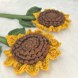 Venta al por mayor de <span class=keywords><strong>flores</strong></span> artificiales tejidas a mano de girasol para la graduación y examen de ingreso a la universidad Enviar a los profesores - Product Image 1