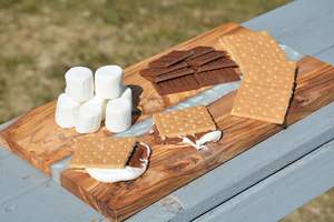 Ensemble de planche à <span class=keywords><strong>fromage</strong></span> et charcuterie en bois d'olivier <span class=keywords><strong>italien</strong></span> <span class=keywords><strong>Plateau</strong></span> en bois <span class=keywords><strong>Plateau</strong></span> en résine époxy Planche à découper Planche à découper pour la charcuterie - Product Image 2