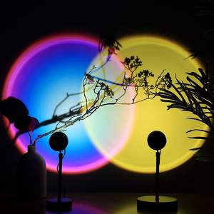 Lámpara de Pie LED Sunset con Control Remoto RGB de 16 Colores Regulables - Luz Nocturna Moderna para Decoración Festiva - Product Image 3