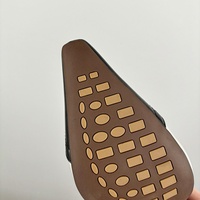 Sandales mules à talon aiguille noires en peau de mouton française, style D-Inspired, personnalisées 2025, pour l'extérieur, à bout ouvert, à enfiler, sexy, vintage, OEM/ODM