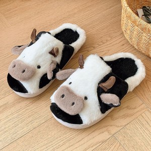 Vente en Gros Chaude Pantoufles en Cheveux de Vache à Semelle TPR Doublure en Peluche, Pantoufles de Mode avec de Nouvelles Fonctionnalités en Gros - Product Image 3