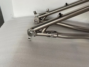 Telaio MTB in Titanio a Sospensione Completa per Ammortizzatore da 190mm - Product Image 5