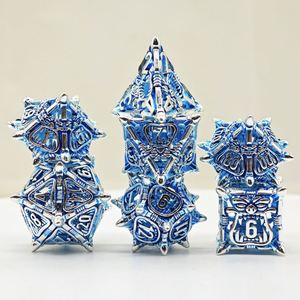 Juego de dados poliédricos de 7 piezas con dientes huecos de imitación metálica para juegos de rol, accesorios de mesa con forma de mandíbula de monstruo y colmillos de criatura, a granel - Product Image 4